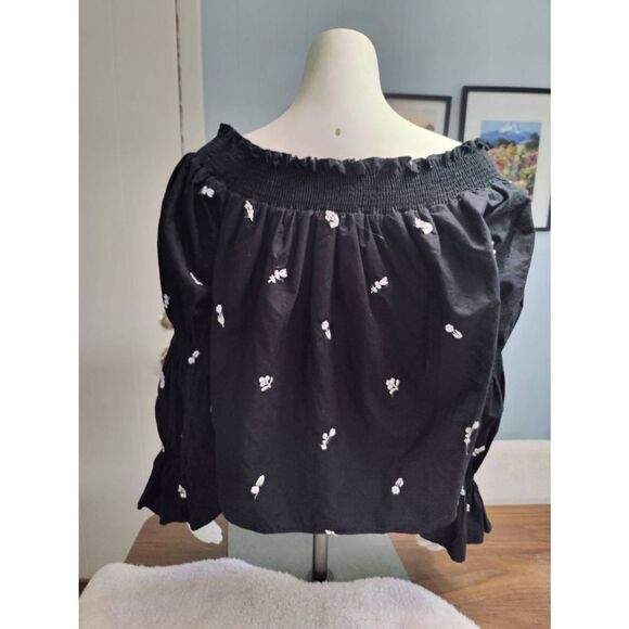 Zara Embroidered Off-Shoulder Cropped Blouse - Picture 3 of 5